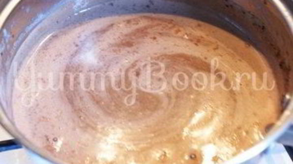 ореховый торт с черной смородиной