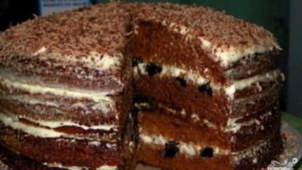 шоколадный торт с черносливом и орехами