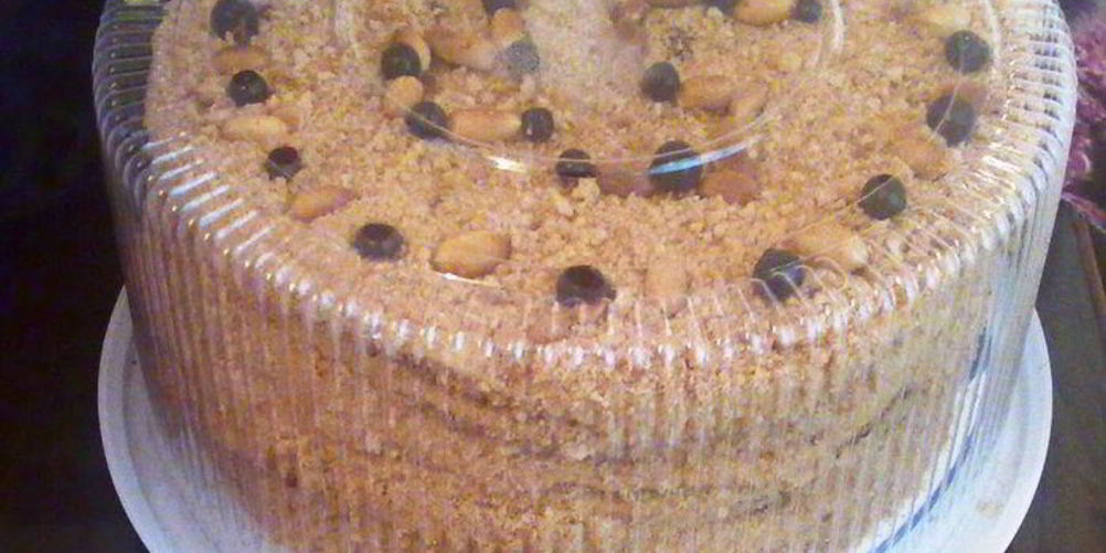 Рецепт торта медовик с черносливом и грецкими орехами