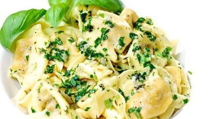 Тортеллини с творогом и вялеными помидорами