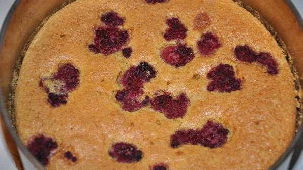 тыквенно-шоколадный торт-купол с малиновым желе