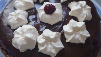 Вишневый торт со сливками