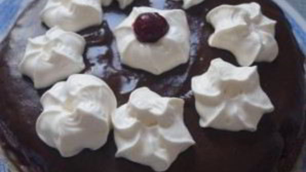 вишневый торт со сливками