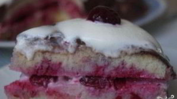 вишневый торт со сливками