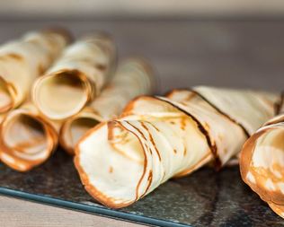 Хрустящие сахарные вафли на сковороде