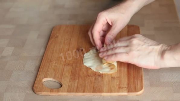 хрустящие сахарные вафли на сковороде