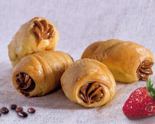 Слоеные трубочки со сгущенкой