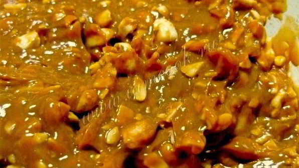 вафельные трубочки с вареной сгущенкой и орехами