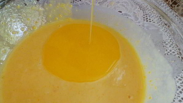 вафли с шариком шоколадного мороженого