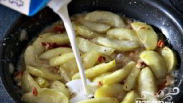 вафли с яблоками и орехами