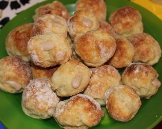 Домашние профитроли с банановым кремом