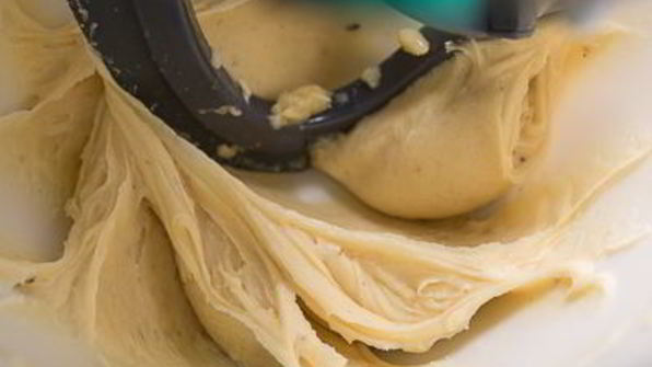 перевернутые профитроли с сырным кремом и перцем