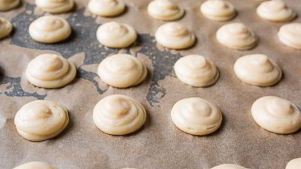 перевернутые профитроли с сырным кремом и перцем