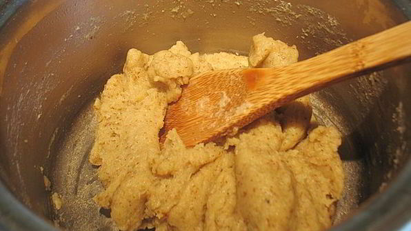 профитроли из льняной муки с яблочно-карамельным муссом