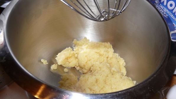 торт башня из профитролей