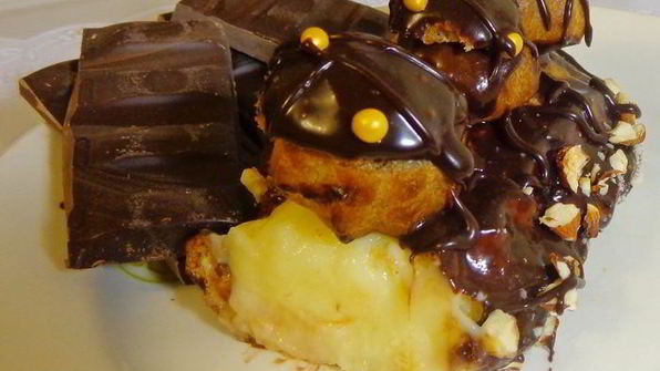 эклер праздничный