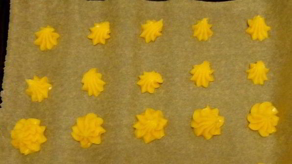 эклер праздничный