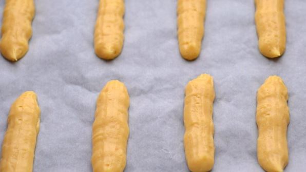 эклеры с хрустящим кракелюром