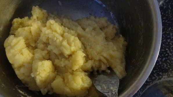 эклеры с темным шоколадом