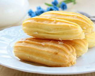 Заварные эклеры со сливочным кремом