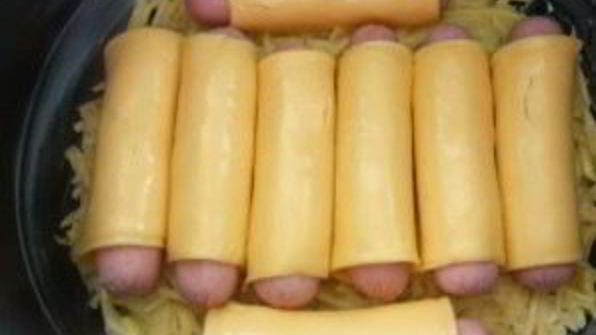 картофельная запеканка с сосисками