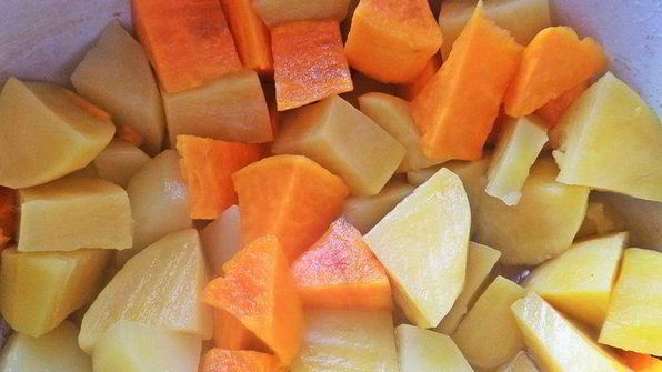 картофельно-рыбная запеканка под соусом бешамель