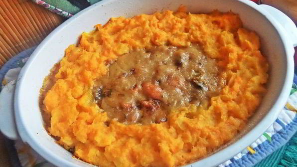 картофельно-рыбная запеканка под соусом бешамель