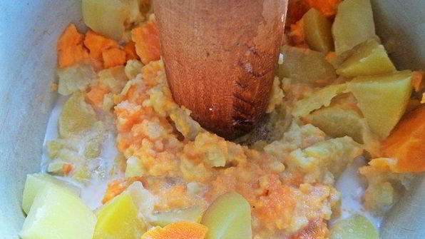 картофельно-рыбная запеканка под соусом бешамель