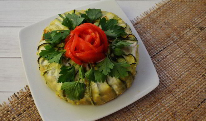 Мясная запеканка с капустой в кабачковой шубе