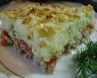 Слоеная запеканка с мясом и сыром