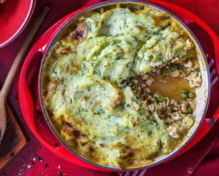 Запеканка из картофеля с индейкой и овощами