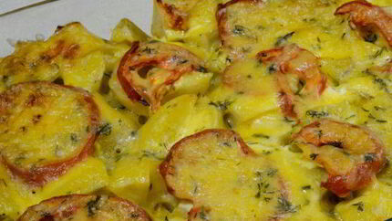 Запеканка из молодого картофеля и томатов