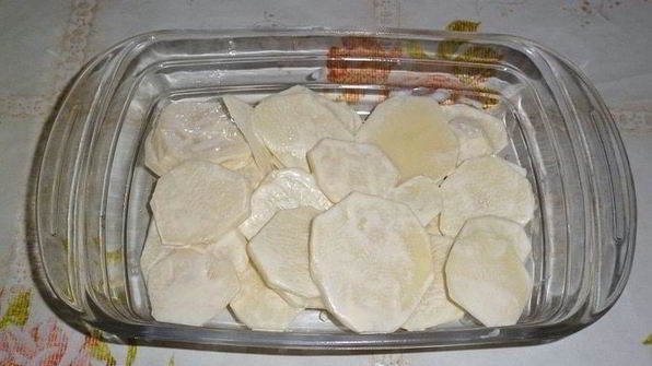 запеканка с картофелем, курицей и грибами