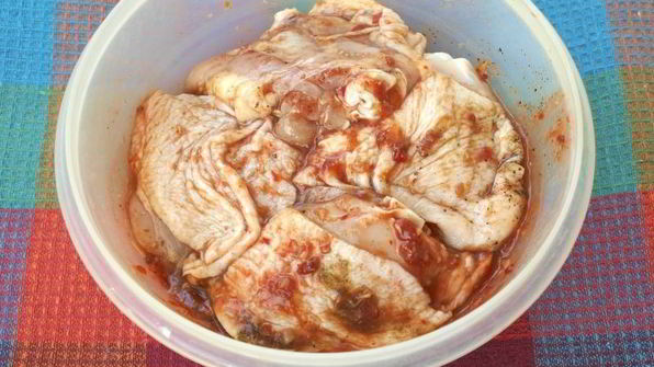 куриные бедрышки запеченные с аджикой