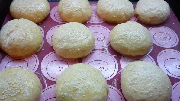 булочки с брусничным джемом данубио