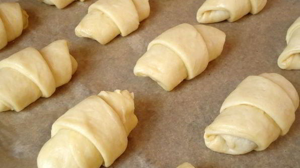 булочки слоеные с джемом и вареной сгущенкой