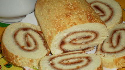 Рулет с яблочным джемом