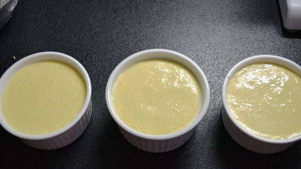 сметанный соложеник с клубничным джемом