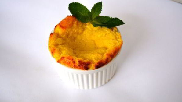 сметанный соложеник с клубничным джемом