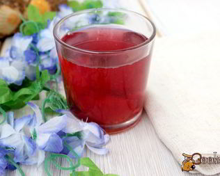 Компот из кизила, яблок и мяты