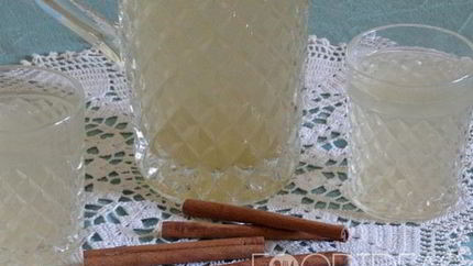 Компот из ревеня и яблок