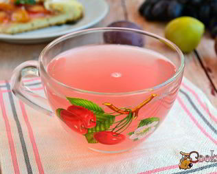 Компот из слив и винограда