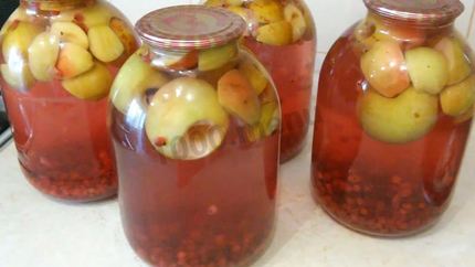 Компот из яблок и красной смородины