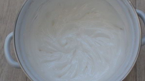 ванильный торт с ягодным компоте