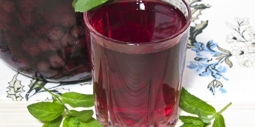 Рецепт виноградного компота с мятой на зиму