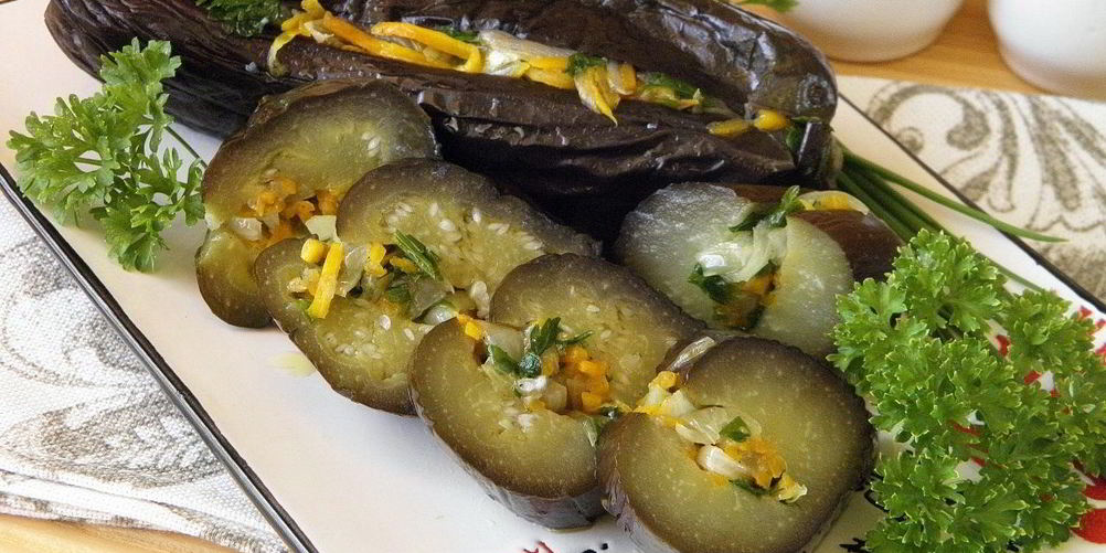 Рецепт квашенных синеньких с морковкой