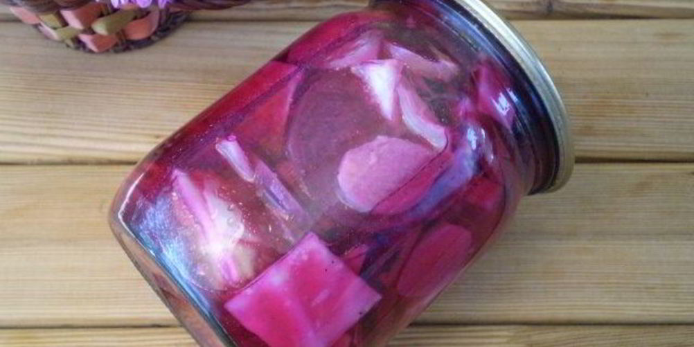 Рецепт маринованной капусты со свеклой и чесноком