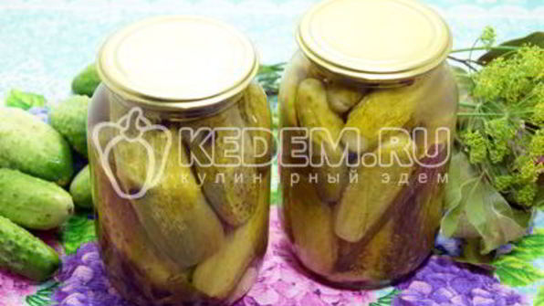 маринованные огурцы в литровых банках