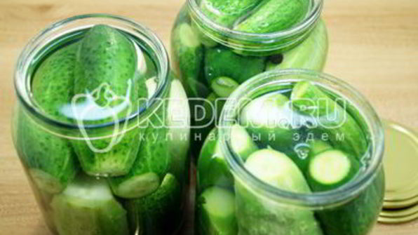 маринованные огурцы в литровых банках