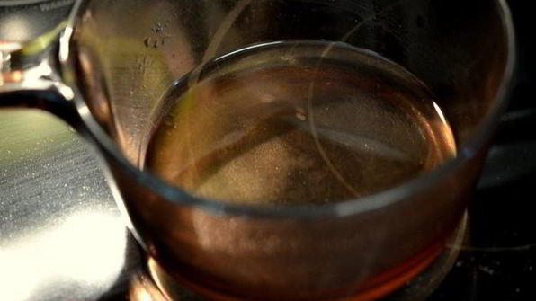 розовый маринованный лук